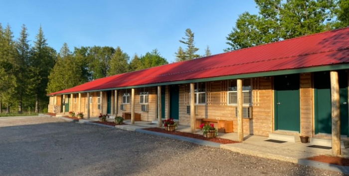 Moosewood Inn (Careys Motel & Cabins) - Web Listing